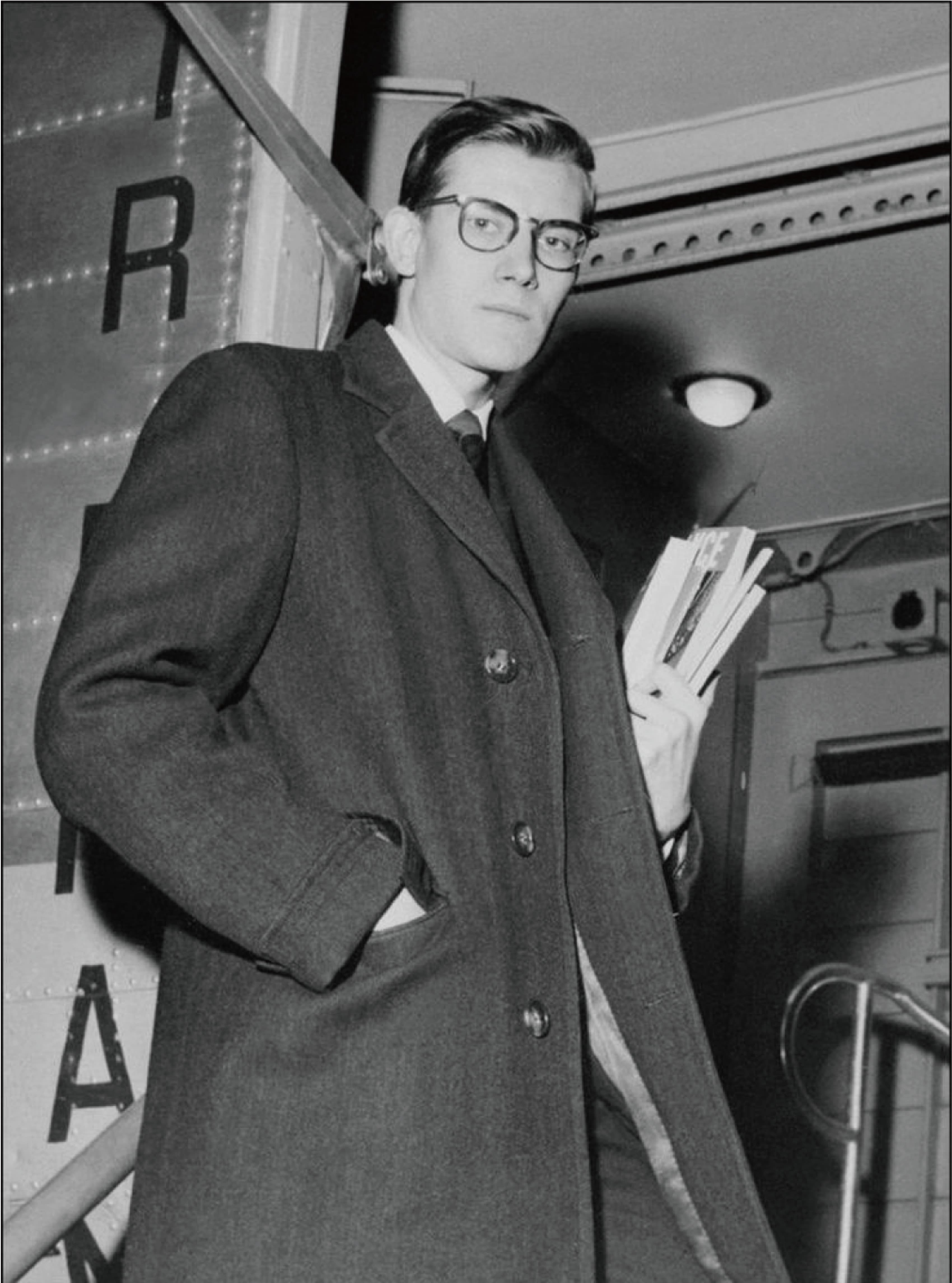 3-BUTTON SUITS image 6